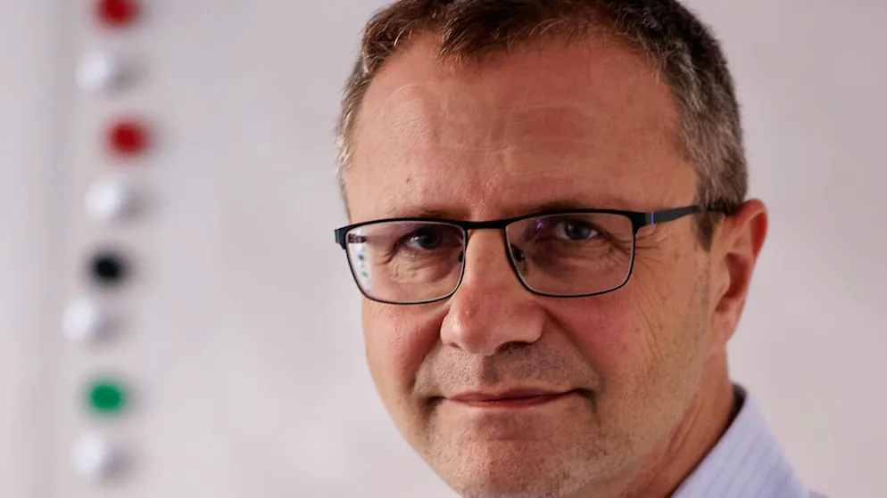 Alfred Bodenheimer ist Professor für Jüdische Literatur- und Religionsgeschichte an der Universität Basel und zugleich Autor zahlreicher Krimis. "In einem fremden Land" heisst sein jüngster. Darin zeigt er eine Innensicht auf Israel unter der Regierung von Hardlinern.