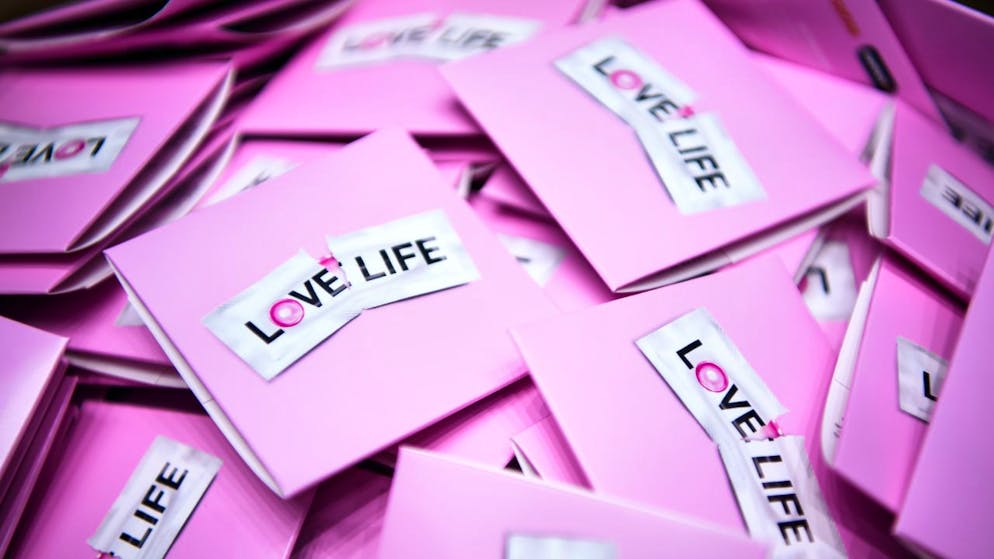 Anders als bei früheren "Love Life"-Kampagnen stehen Kondome nicht mehr im Zentrum, bleiben aber laut dem Bund "ein wichtiges Präventionsmittel". (Archivbild)