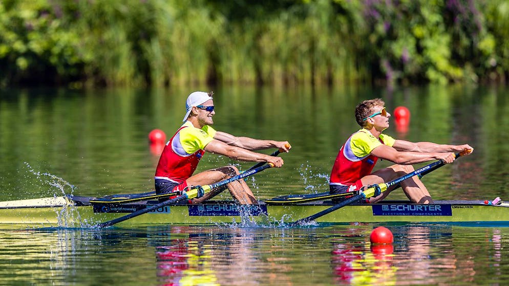 Titelverteidiger geben sich in den Vorläufen keine Blösse - Gallery. Auch Jan Schäuble (links), und Raphaël Ahumada gaben sich im leichten Doppelzweier keine Blösse