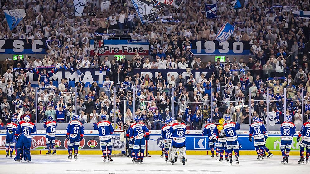 Energiespender: Die Spieler der ZSC Lions bedanken sich bei ihren Fans