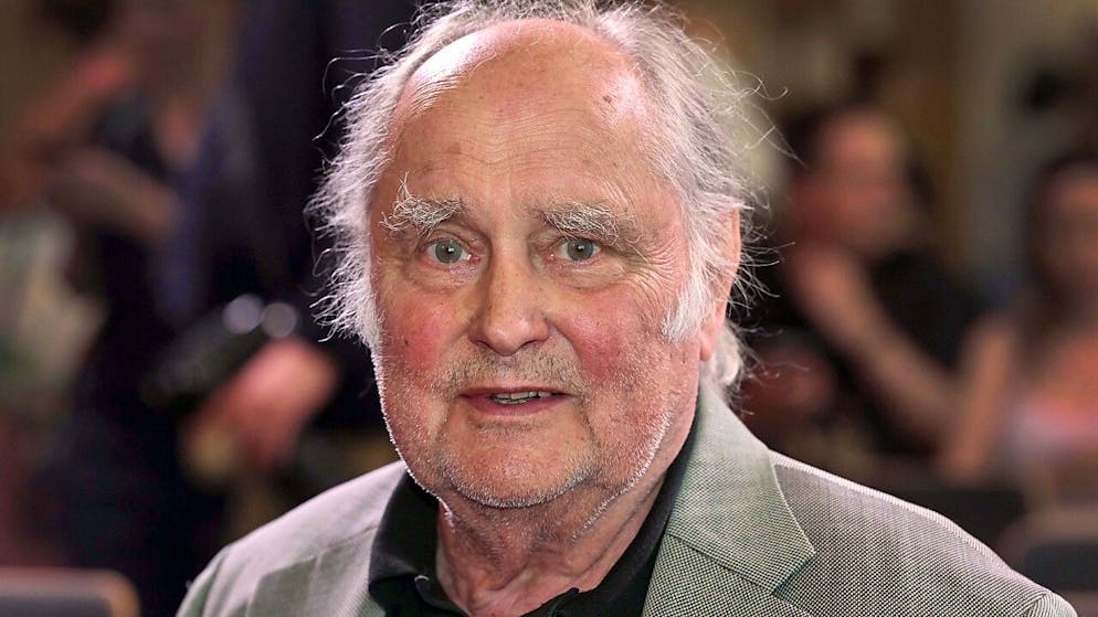 Von diesen Stars mussten wir uns 2024 verabschieden. <strong>22.04. Michael Verhoeven (85):</strong> Der Regisseur, Produzent und Schauspieler befasste sich immer wieder mit Deutschlands Nazi-Zeit.