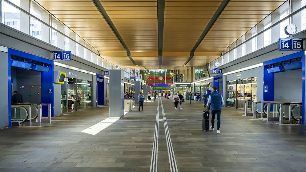 Das Opfer wurde vom Unbekannten im Bahnhof Basel SBB angesprochen. (Symbolbild)