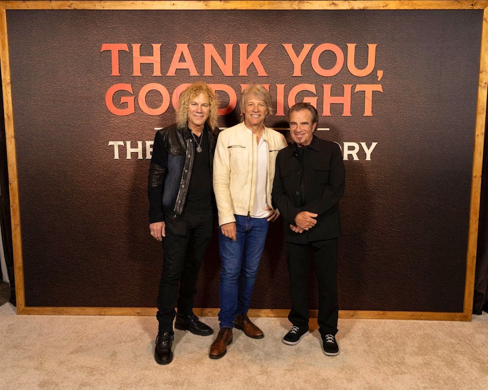 Jon Bon Jovi: «Eines meiner Stimmbänder war am Verkümmern». Die Bon Jovi-Gründungsmitglieder David Bryan, Jon Bon Jovi und Tico Torres bei der Dok-Premiere am Festival SXSW in Austin. Alec Such verliess wegen Drogenproblemen 1994 die Band und verstarb 2022. Richie Sambora liess die Band bei einem Konzert hängen und ist seit 2013 nicht mehr dabei. 