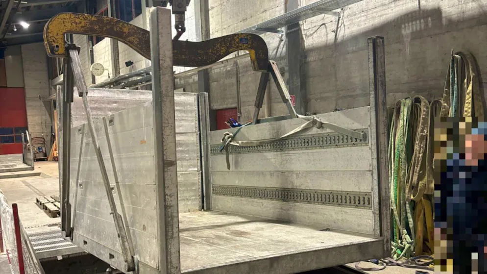 Die Unfallstelle bei der Talstation der Braunwald-Bahn, wo sich ein Mitarbeiter bei einem Arbeitsunfall verletzt hat.