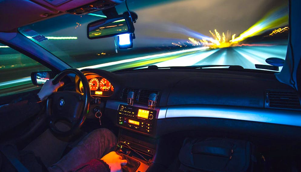 Les chauffards ont cru bon de se vanter sur les réseaux sociaux: cela n'a pas échappé à la police valaisanne. (image d'illustration) 