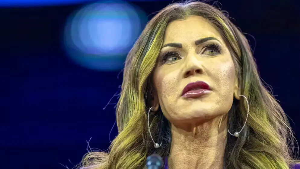 Kristi Noem avait déjà fait sensation après la fin du droit à l'avortement aux États-Unis en accordant une interview télévisée.