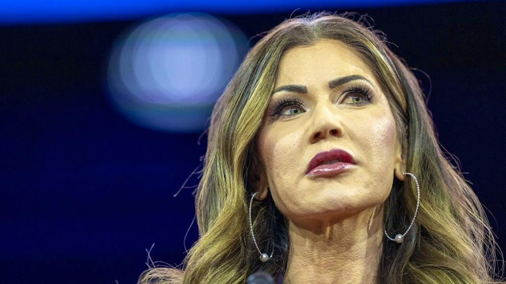 Die Trump-Unterstützerin Kristi Noem soll nach Informationen des TV-Senders CNN Chefin des Ministeriums für Inlandsicherheit werden.