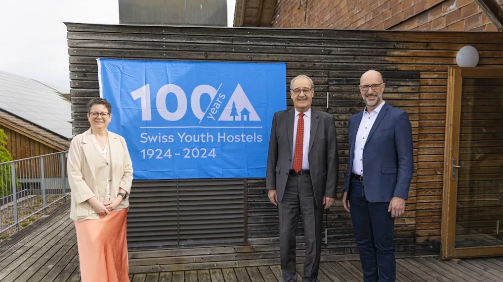 Wirtschaftsminister Guy Parmelin besucht den Jubiläumsanlass anlässlich 100 Jahre Schweizer Jugendherbergen.