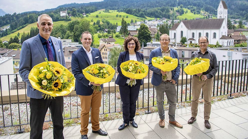 Der Stadtrat von Kriens 2020 nach seiner Wahl. Er ist im ersten Wahlgang im Amt bestätigt worden. (Archivaufnahme)