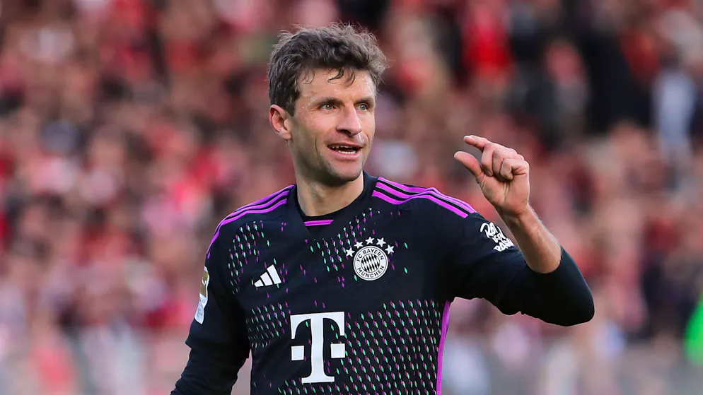 Bayern-Star Thomas Müller imitierte Oliver Kahn.