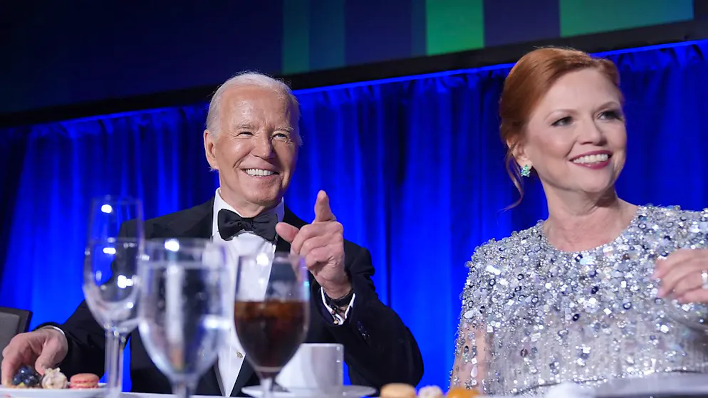 Biden se moque de Trump lors du dîner annuel des correspondants - Gallery. Le président américain Joe Biden a affiché un sourire constant lors du dîner.