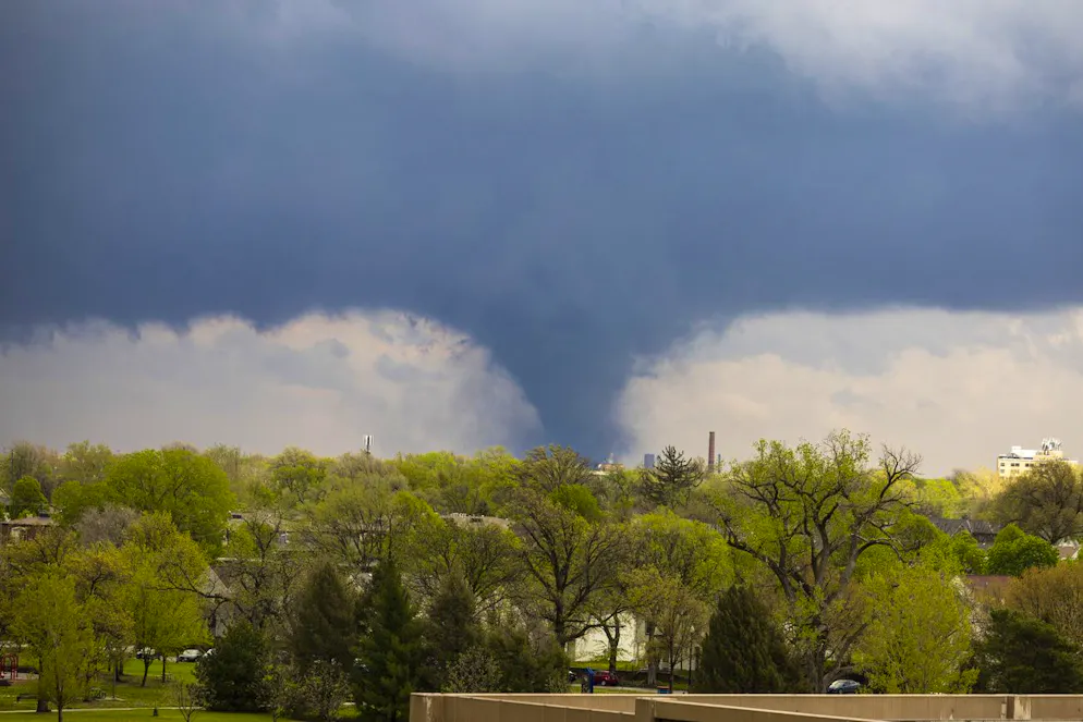 Après que 78 tornades ont été enregistrées vendredi, principalement dans l'Iowa et le Nebraska, 35 autres ont été dénombrées samedi du nord du Texas au Missouri, selon les services météorologiques américains (NWS).