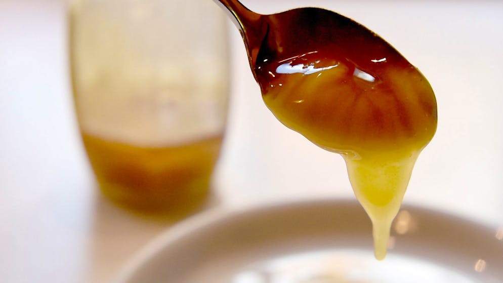 Nicht im Kühlschrank lagern. Kann Honig eigentlich schlecht werden?