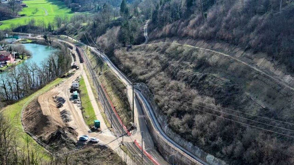 Die Bahnstrecke von Grellingen nach Duggingen im Baselbieter Laufental wird auf Doppelspur ausgebaut.