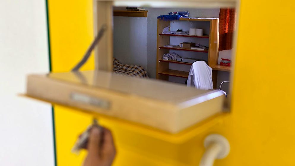 Ende Januar 2024 sind 6881 Frauen und Männer in der Schweiz hinter Gittern gesessen. Das sind sieben Prozent mehr als als vor einem Jahr. (Symbolbild)