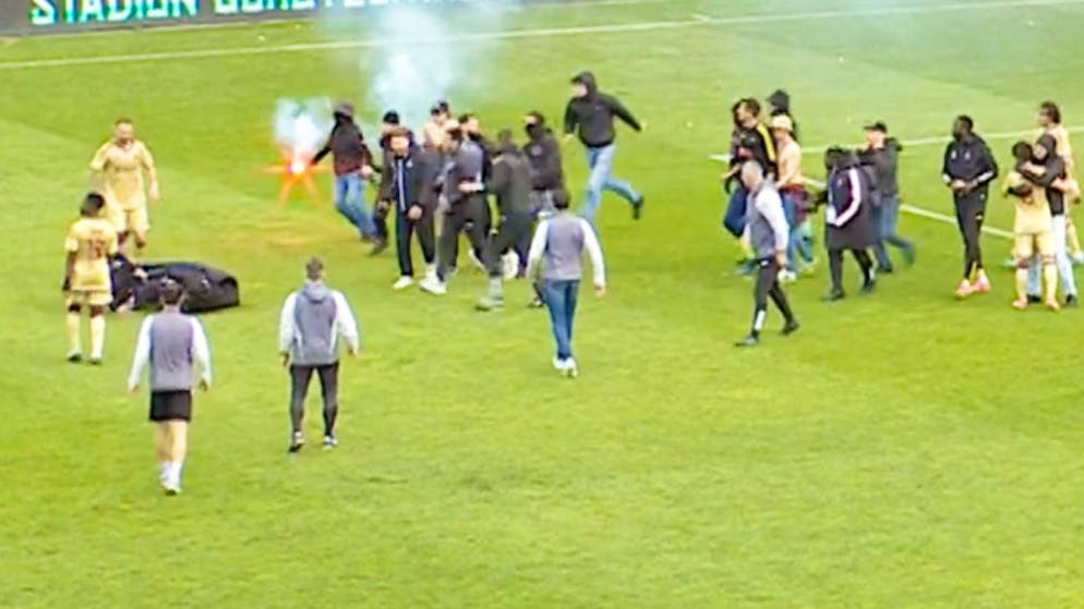 Mögliche Sanktionen nach Fackel-Eklat. Droht Servette jetzt sogar der Ausschluss aus dem Cup?