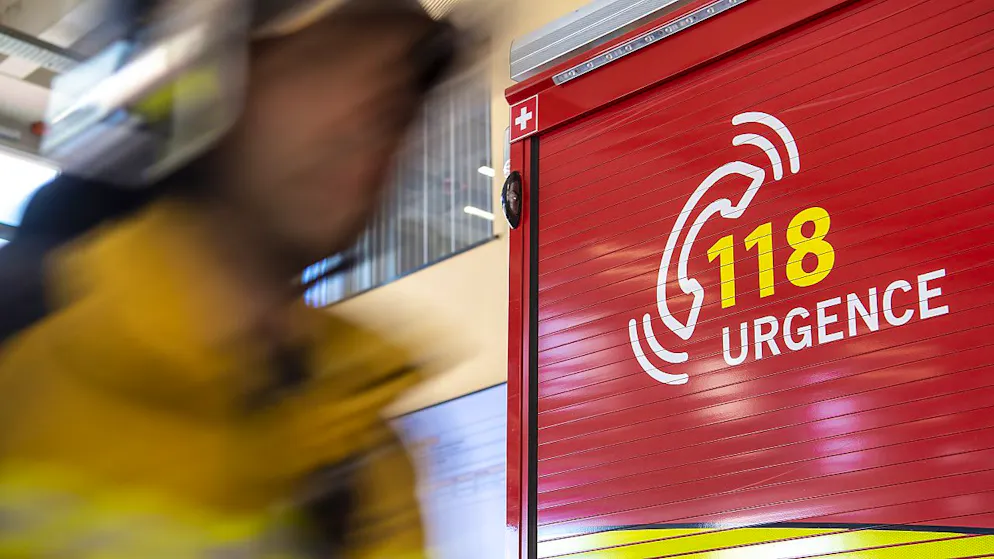 Les pompiers du Service d'incendie et de secours de Genève (SIS) ont rapidement déployé d'importants moyens pour venir à bout d'un incendie qui a ravagé un appartement du 9e étage de la barre du Lignon à Vernier (image d'illustration).
