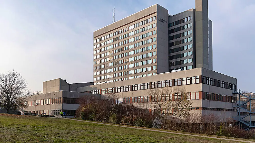 Das Kantonsspital Baselland auf dem Bruderholz muss wie auch das Klinikum 2 des Universitätsspitals Basel erneuert werden. Archivbild