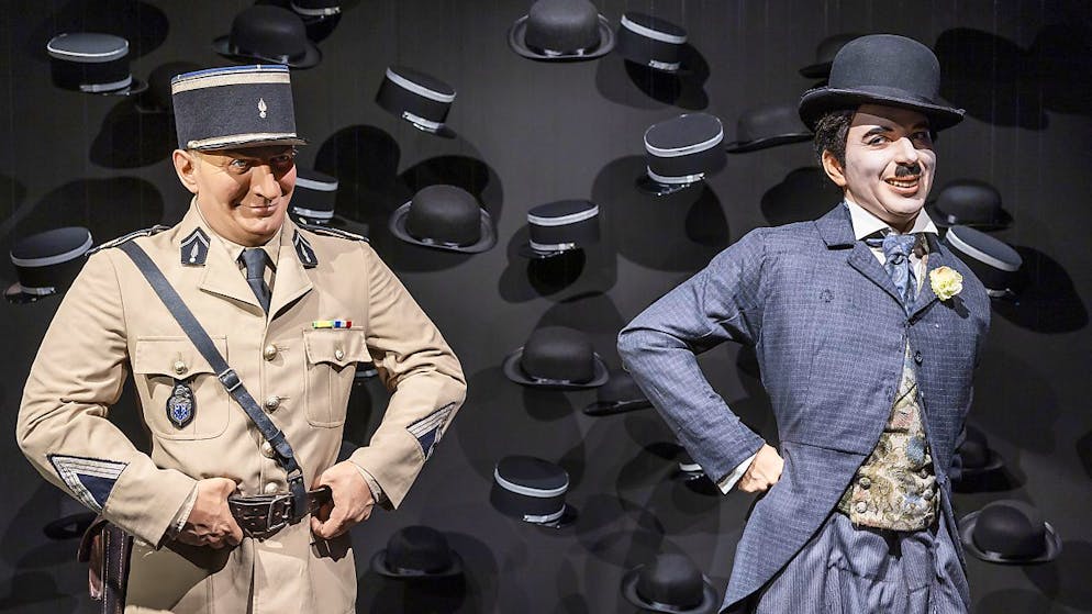 Charlie Chaplin et Louis de Funès se croisent à Chaplin's World - Gallery. Deux statues de cire attendent les visiteurs au Chaplin's World.