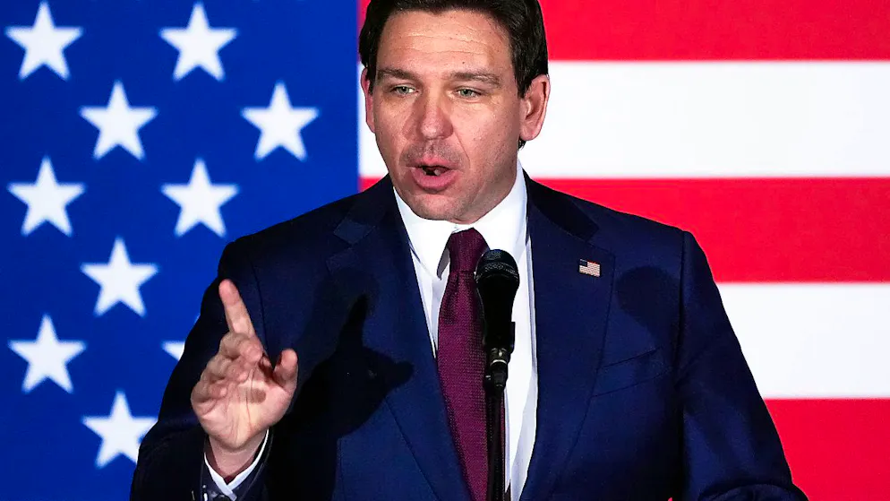 ARCHIV - Ron DeSantis war im parteiinternen Rennen um die Kandidatur für die Präsidentenwahl gegen Trump angetreten. Foto: Charlie Neibergall/AP/dpa