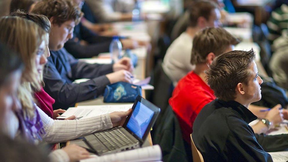 Solothurner Studierende werden frühestens ab August 2025 eine Teuerungszulage auf ihre Stipendien erhalten. (Symbolbild)