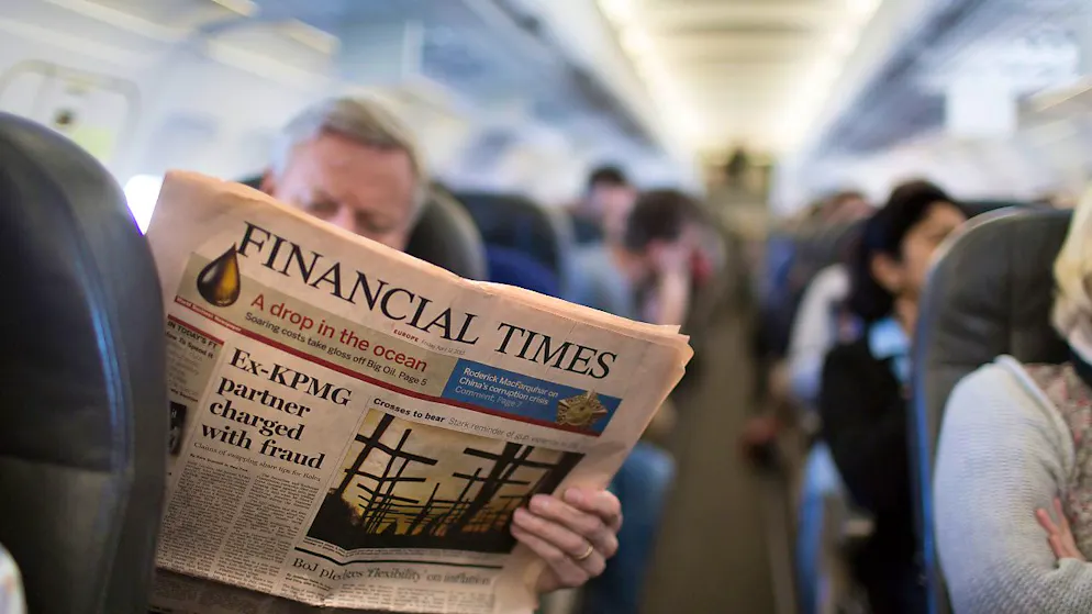 Der populäre Chatbot ChatGPT wird künftig auch mit Artikeln der "Financial Times" trainiert. Die Entwicklerfirma OpenAI schloss dafür eine Lizenzvereinbarung mit der britischen Wirtschaftszeitung. (Archivbild)