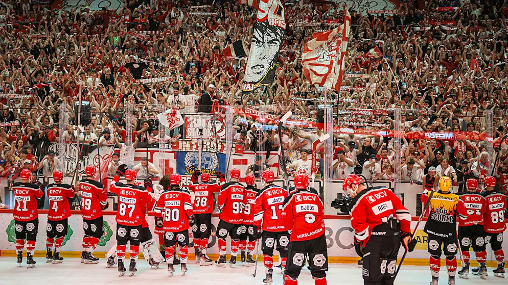 Alles spricht für die ZSC Lions – oder Lausanne - Gallery. Auch der LHC nutzte die eindrückliche Kulisse in der Vaudoise Aréna zu drei Heimsiegen im Final