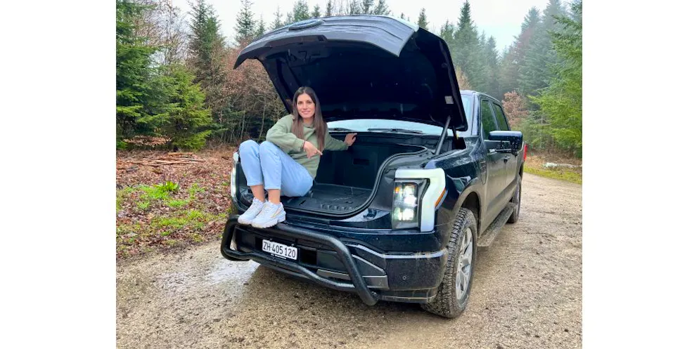 Der Frunk vom Ford F-150 Lightning fasst 400 Liter. 