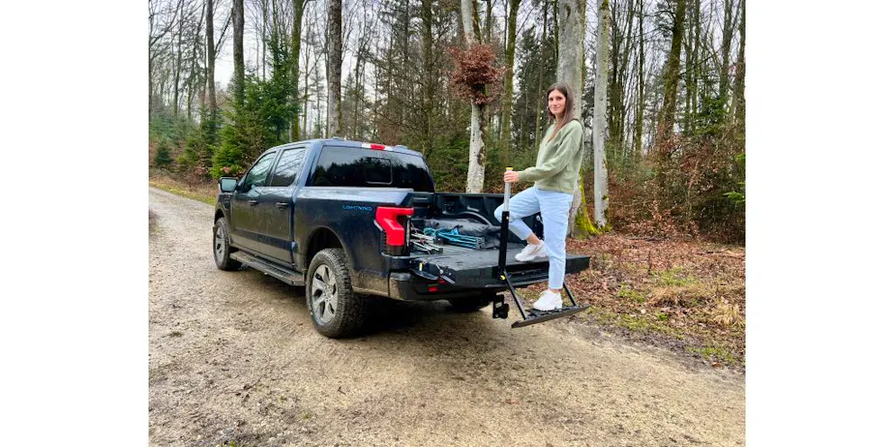 Cyndie ist von der Vielseitigkeit vom Auto begeistert, sie findet ihn aber auch zu teuer. - 