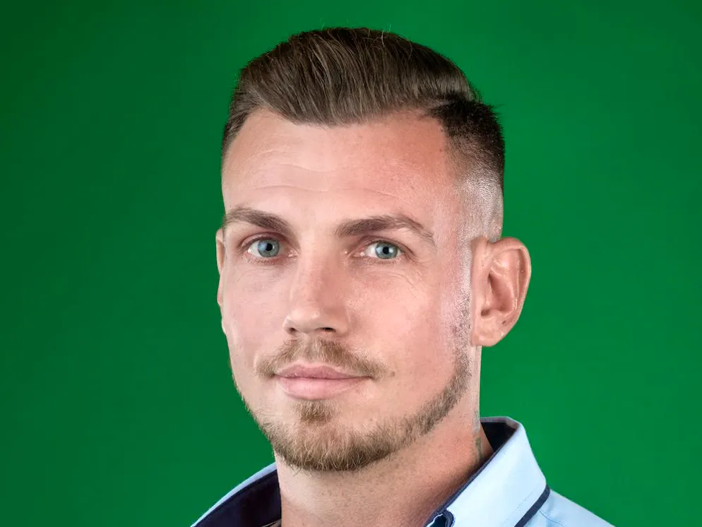 SVP-Politiker Christophe Loperetti wurde auch wegen Fahrens unter Alkoholeinfluss und der Haltung von zwei Pferden unter «beklagenswerten Bedingungen angeklagt.