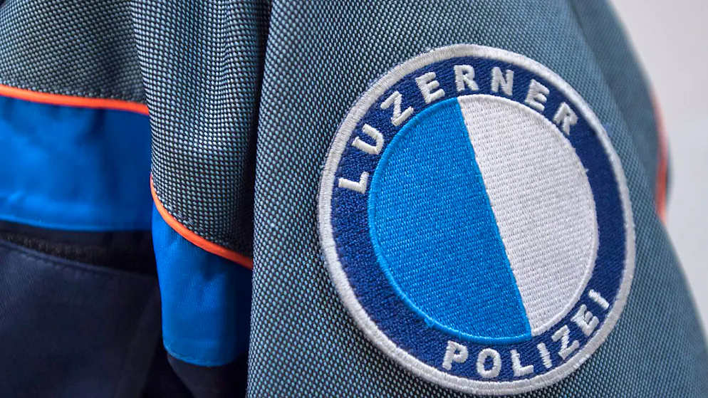 Die Luzerner Polizei musste am Mittwochnachmittag zu einem Unfall in Schötz ausrücken. (Archivbild)