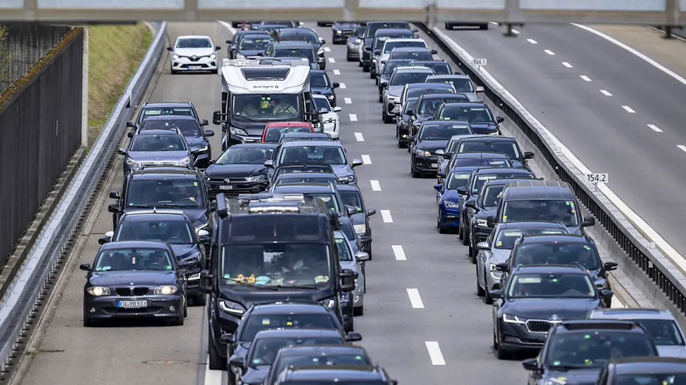 Mit den Frühlingsfeiertagen steht am Gotthard und in anderen Regionen der Schweiz auch der Stau vor der Tür. (Archivbild)