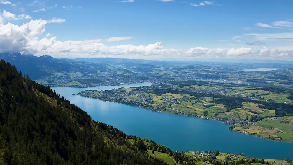 Meggen präsentierte ihre Jahresrechnung 2023. Von der Rigi aus ist die Gemeinde gut zu sehen. (Archivbild)