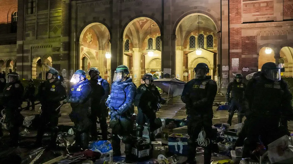 Proteste pro Gaza. La polizia irrompe nel campus di UCLA, Biden: «Basta proteste violente»