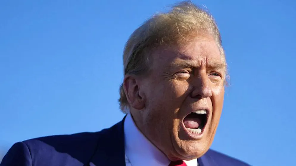 Donald Trump menace d'annexer le Groenland.