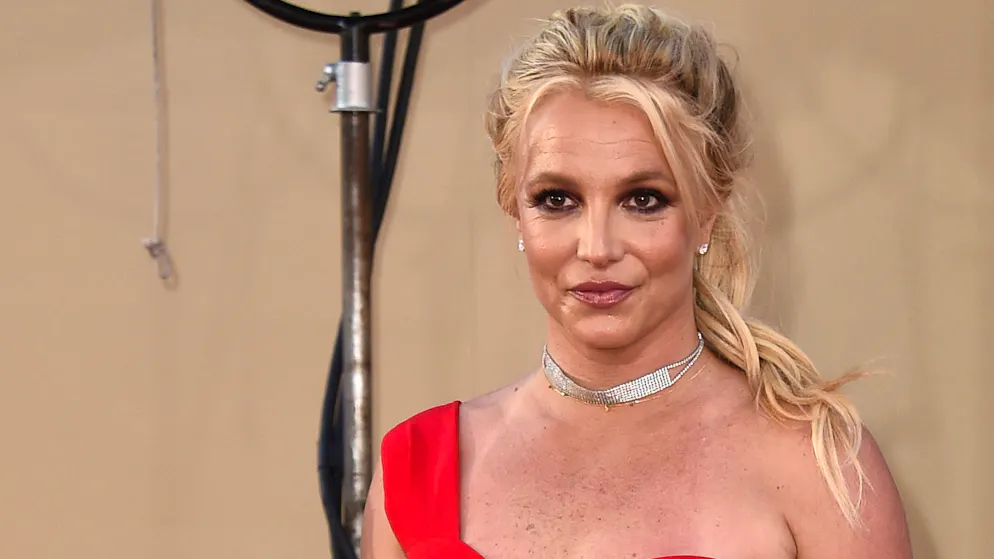 Sängerin Britney Spears hat Berichte über einen angeblichen Streit in einem Hotel in Los Angeles zurückgewiesen.