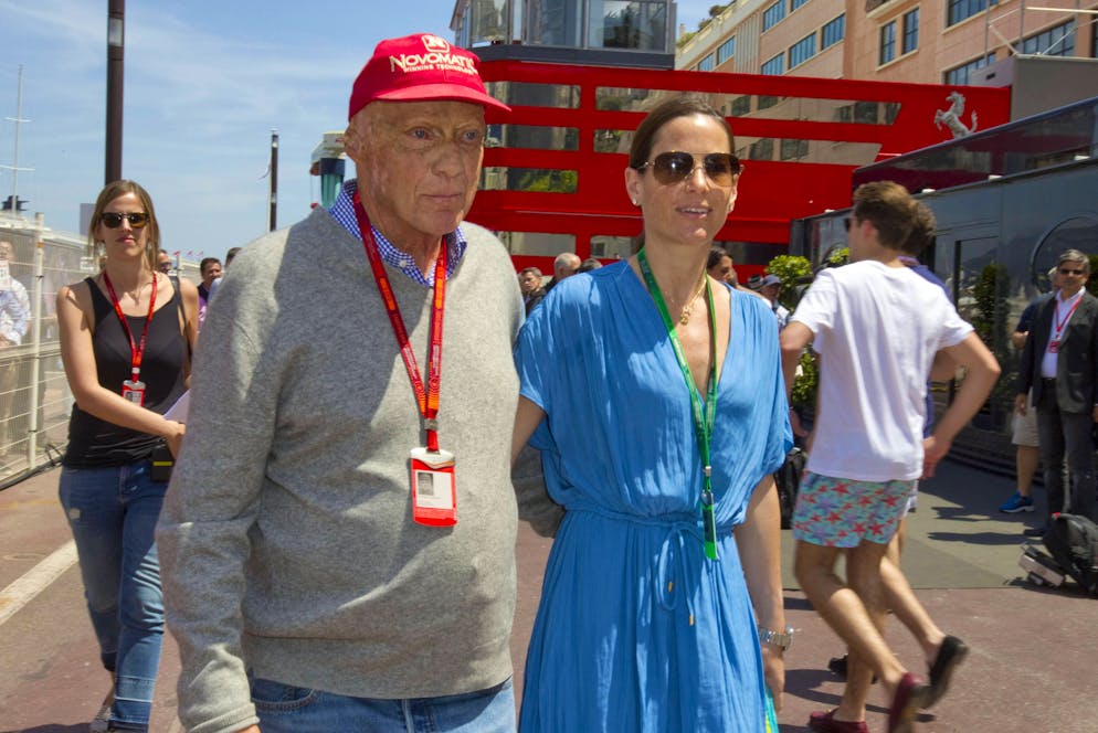 La vita di Birgit Lauda in immagini. Niki Lauda con la moglie Birgit a Monaco nel maggio 2018: la leggenda austriaca della Formula 1 e l'ex assistente di volo si sono sposati nel 2008 e un anno dopo sono nati i loro due gemelli.