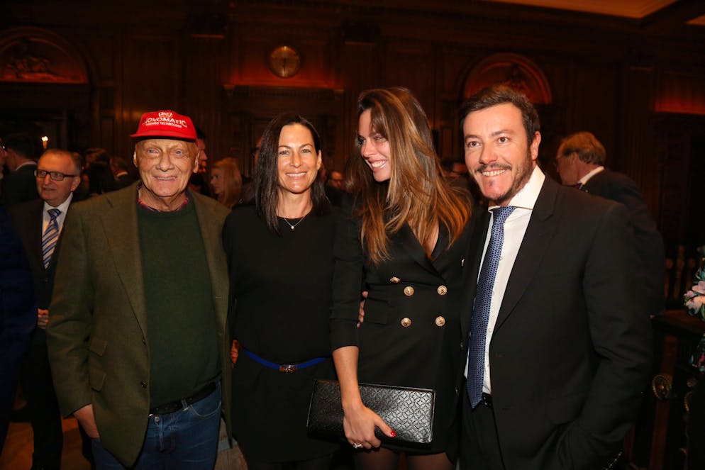 La vita di Birgit Lauda in immagini. Niki e Birgit Lauda (a sinistra) con l'imprenditore René e sua moglie Nathalie durante un evento a Vienna nel novembre 2017.
