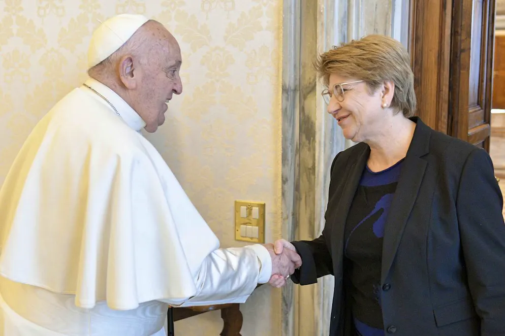 Viola Amherd incontra in Vaticano Papa Francesco | blue News