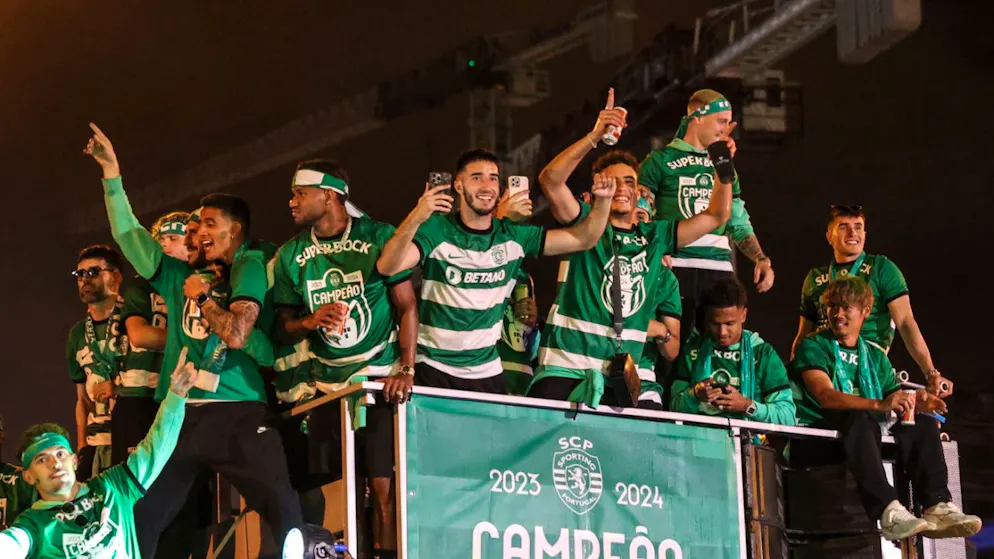Sporting Lissabon feiert den 20. Meistertitel.
