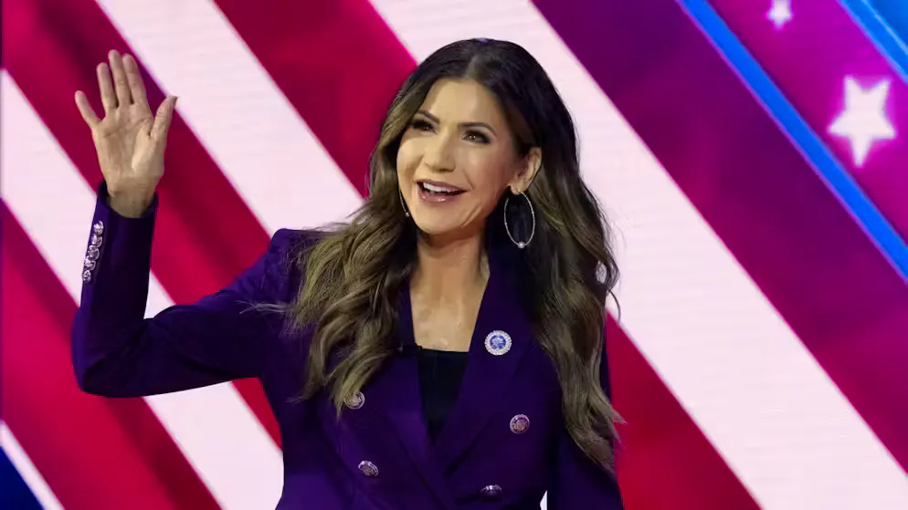 La gouverneure du Dakota du Sud, Kristi Noem, jouera un rôle clé dans le volet immigration.