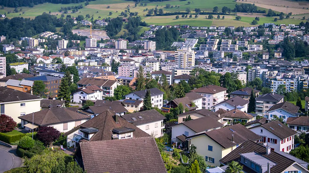 Expert puts things into perspective. Finma warns of risks - will mortgages soon be out of reach for many?