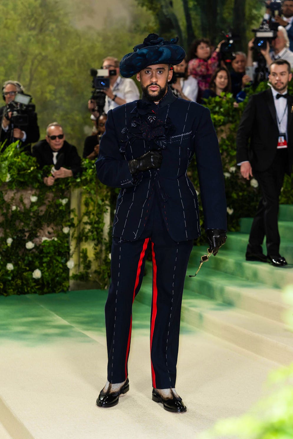 Die aufregendsten Looks der Met Gala. Im Anzug von Maison Margiela und mit grossem Hut galt Sänger Bad Bunny als einer der bestgekleidetsten Männer des Abends.