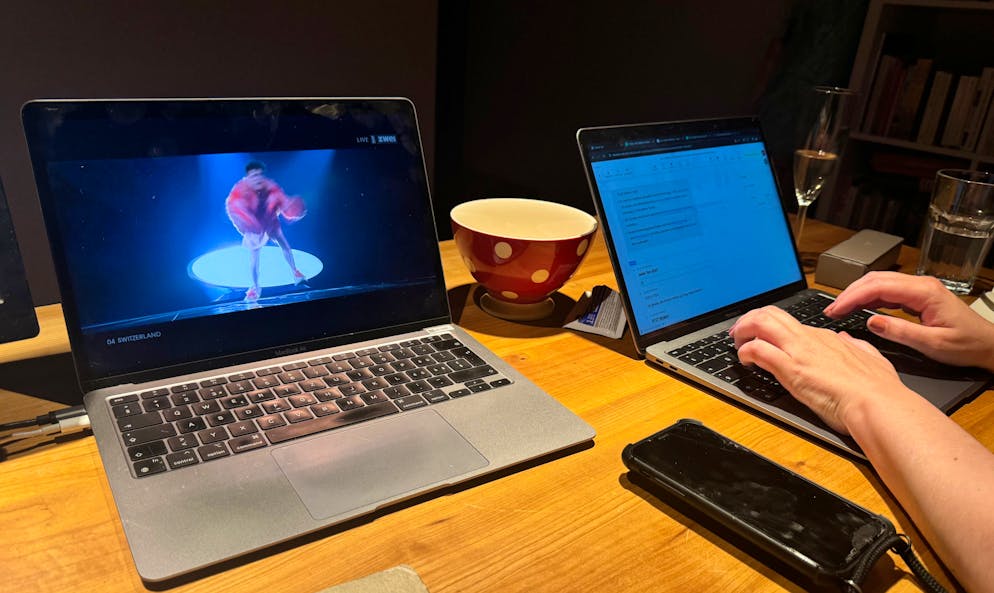 Ein Gruss aus dem blue News-Tickerbüro.