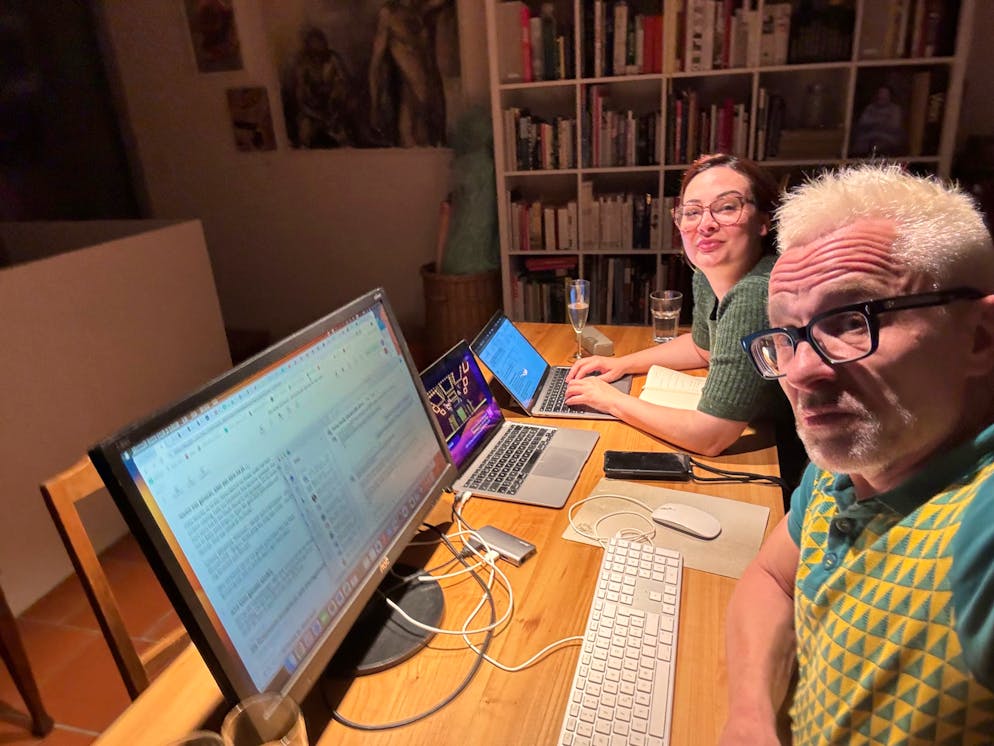 Wir geben es zu: Zum Abschluss der Show haben wir uns ein Glas Prosecco gegönnt und auf die Performance von Nemo angestossen.