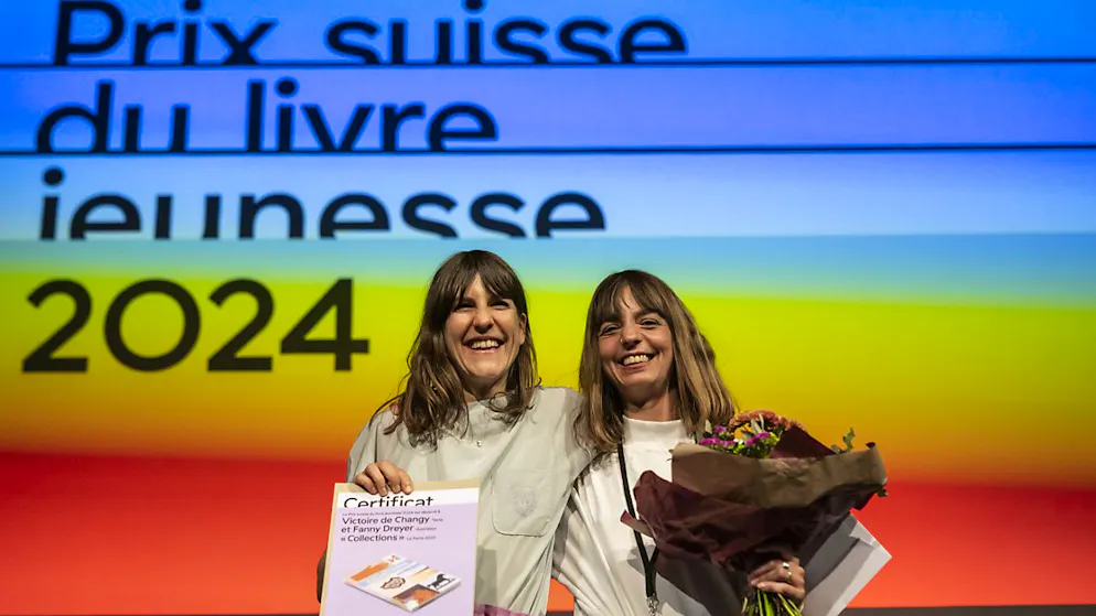 Die belgische Autorin Victoire de Changy (rechts) und die Schweizer Illustratorin Fanny Dreyer erhalten für "Collections" den Schweizer Kinder- und Jugendbuchpreis 2024.