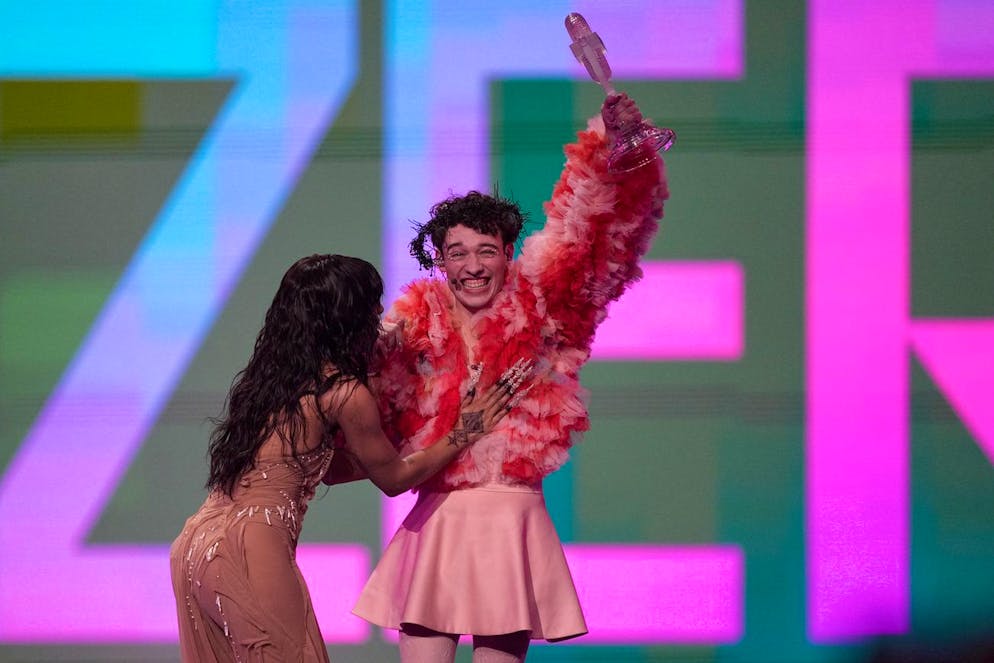 Nemo. Nemo festeggia la vittoria alla 68esima edizione dell'Eurovision Song Contest.