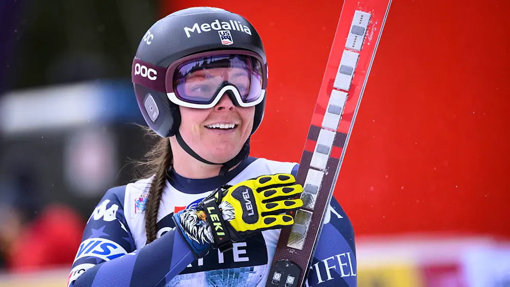 Breezy Johnson ist nach 14-monatiger Sperre ab dem 10. Dezember 2024 wieder startberechtigt.