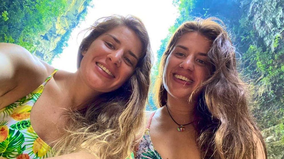 Attaccata in Messico. Ragazza inglese salva la gemella da un coccodrillo e riceve un'onorificenza reale