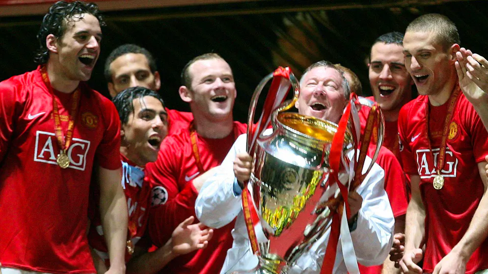 Alex Ferguson jubelt mit seinen Schützlingen über den Champions-League-Triumph 2008.
